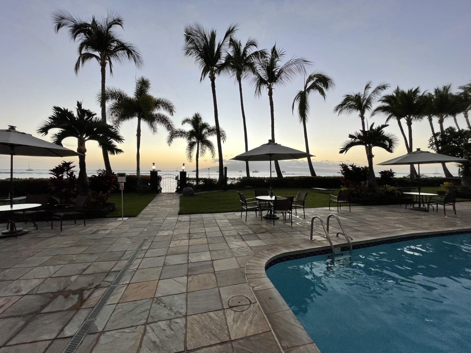 Lahaina Shores Beach Resort in Maui [Hyatt Hotel Review]