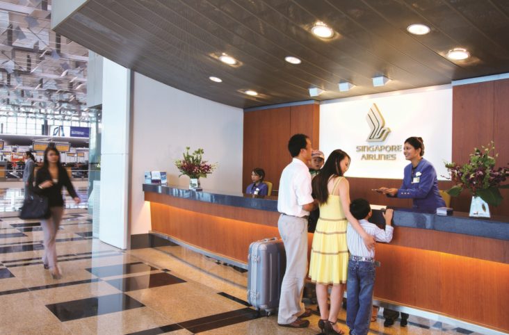 Singapore Airlines First Class Singapore Airlines customer service desk