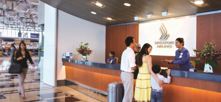 Singapore Airlines customer service desk