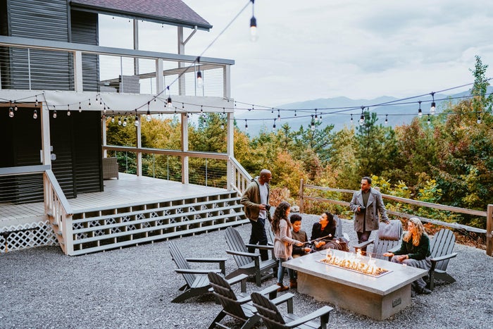 Vrbo vs. Airbnb for Guests & Hosts [Comparing Fees, Listings, Cancellation Policies]