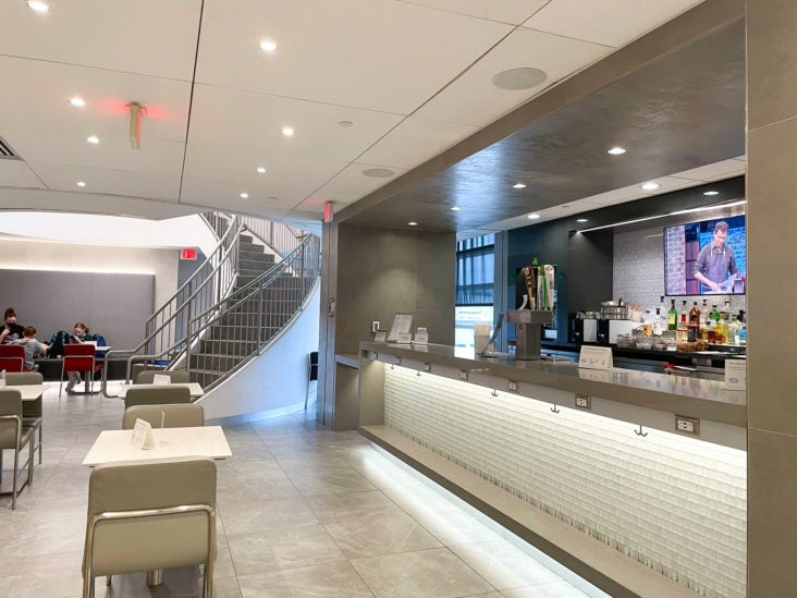 American Airlines Admirals Club at Orlando MCO bar area American Airlines Admirals Club at Orlando MCO bar area