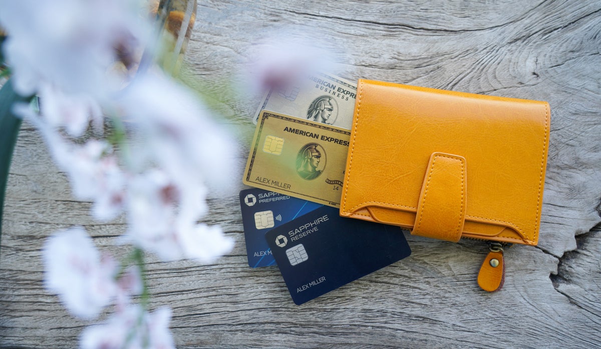 Amex vs. Chase Credit Cards – Which Is Best For You? [2024]