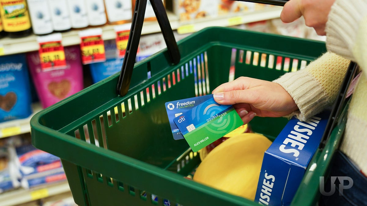 The 12 Best Credit Cards for Everyday Purchases in 2023 [Cash-back & Points]