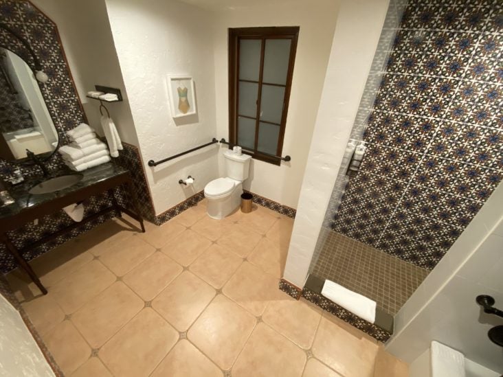 Mar Monte King Corner Premium Bathroom Mar Monte King Corner Premium Bathroom