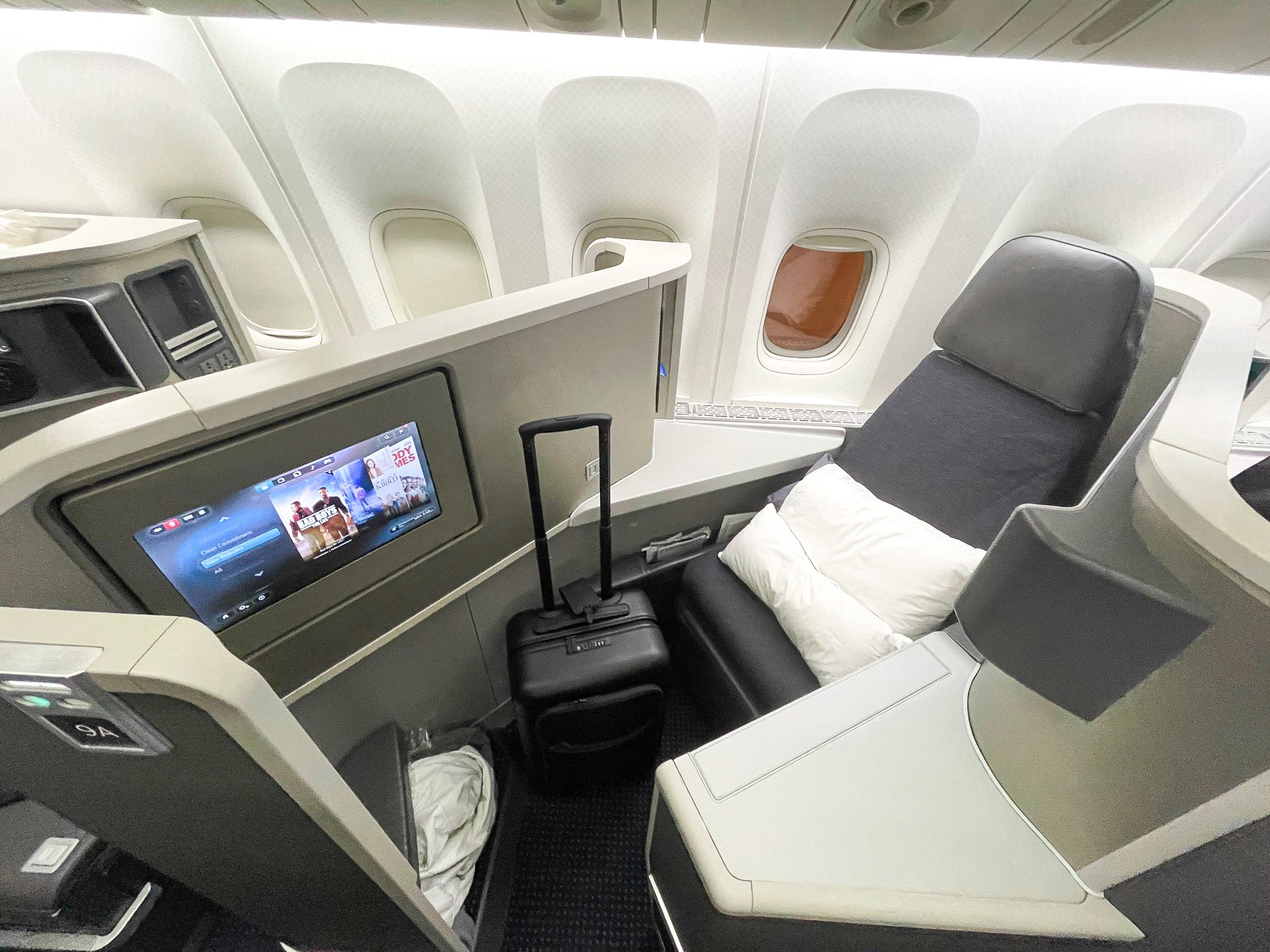 american-airlines-777-200er-flagship-business-class-review-gig-to-mia