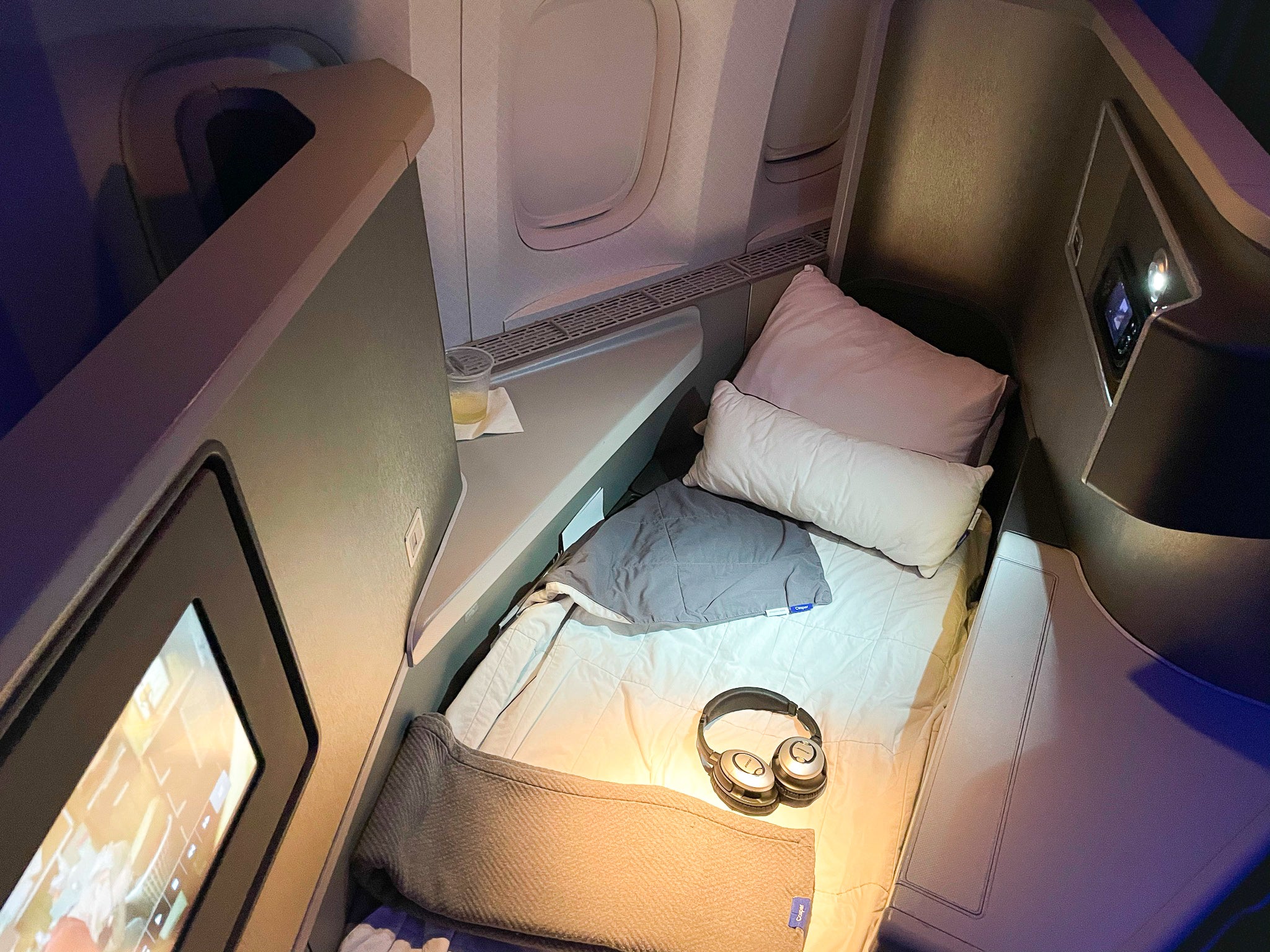 American Airlines 777 Flagship Business Class Seat Bed