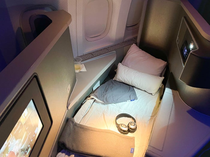 American Airlines 777-200ER Flagship Business Class Review [GIG to MIA]