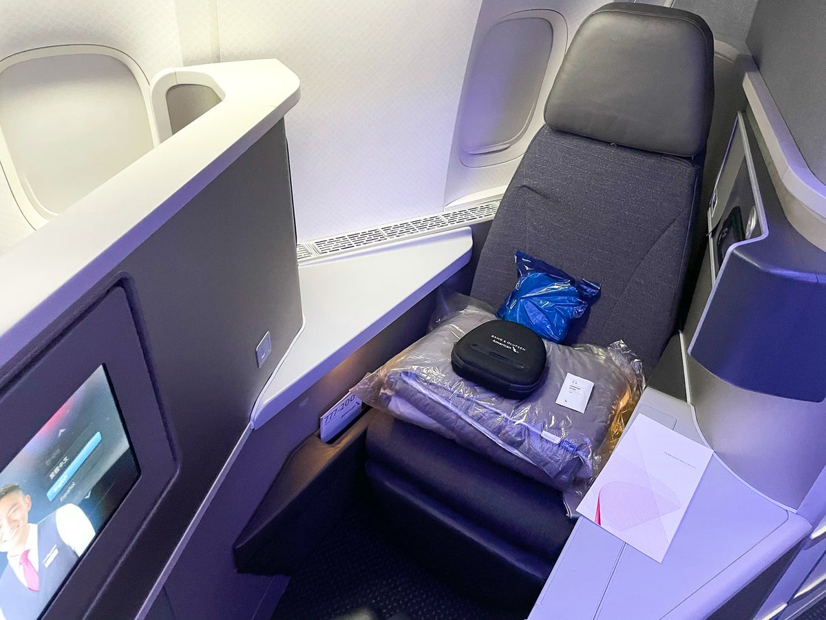 American Airlines 777 Flagship Business Class amenities