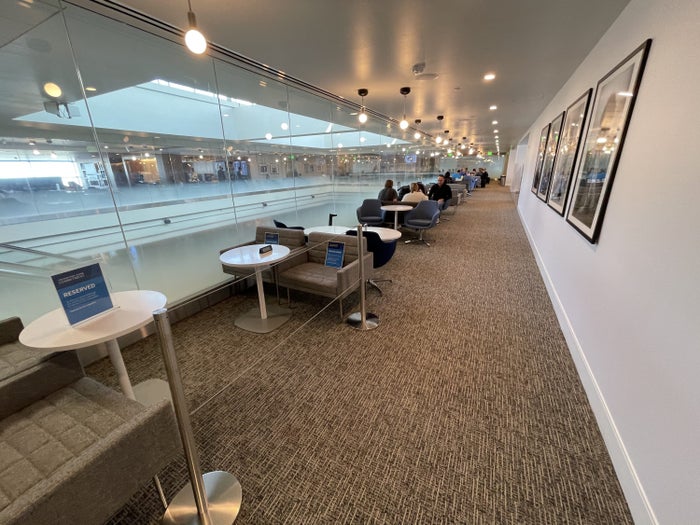 Centurion Lounge DEN Horsehoe Layout