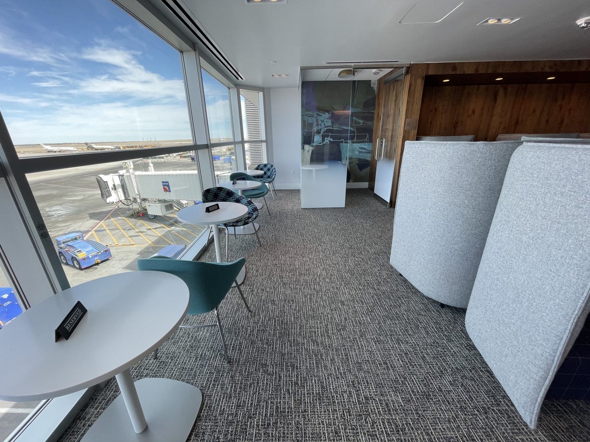 The Denver (DEN) American Express Centurion Lounge – Location, Hours, Amenities, and More
