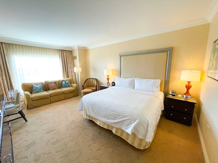 Waldorf Astoria Orlando bedroom