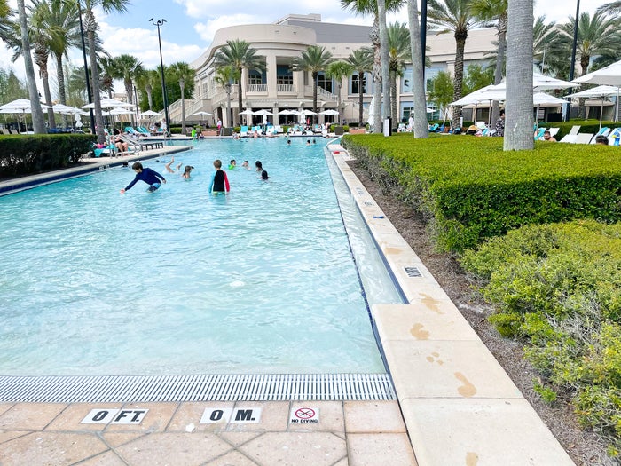 Waldorf Astoria Orlando zero entry pool