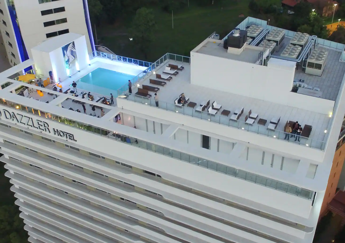 Dazzler Asuncion Rooftop pool and bar