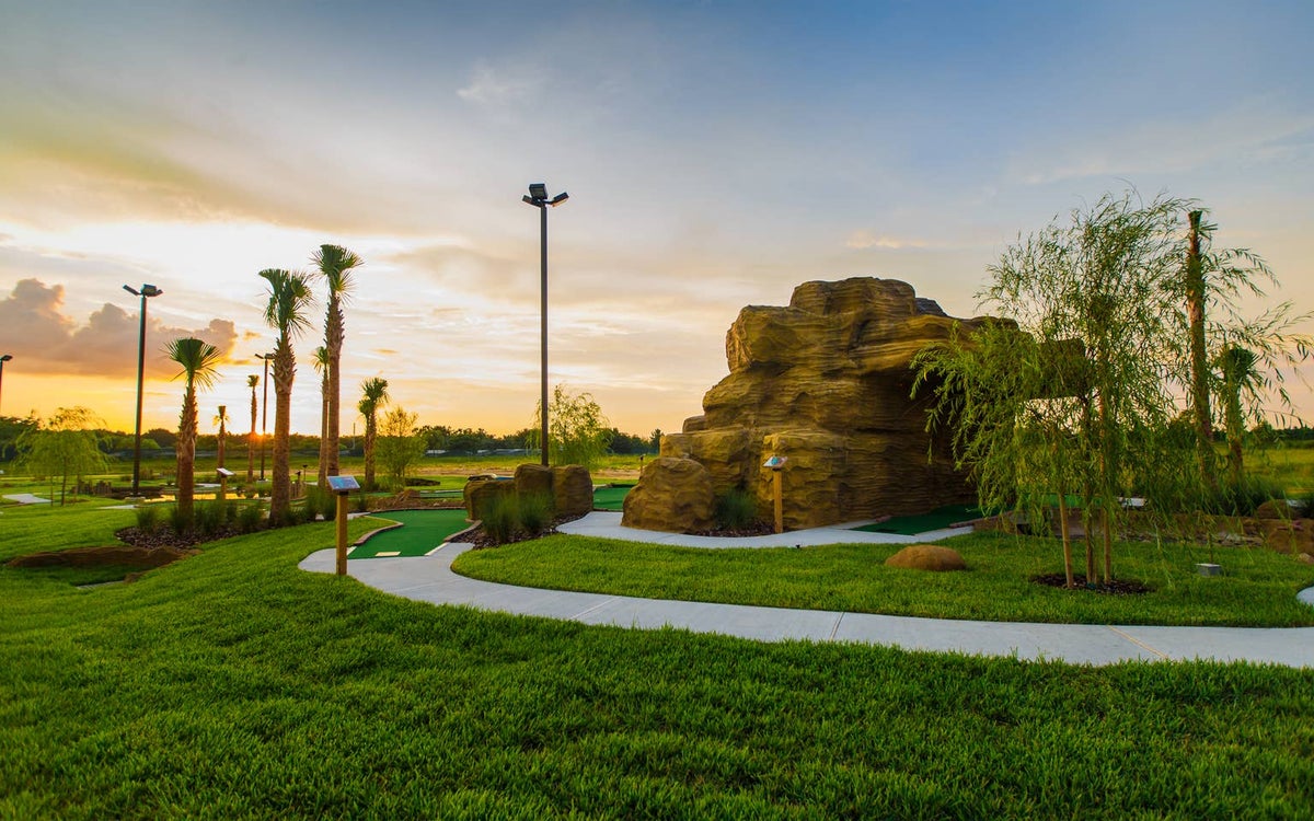 Holiday Inn Club Vacations Orlando Breeze Resort Mini Golf