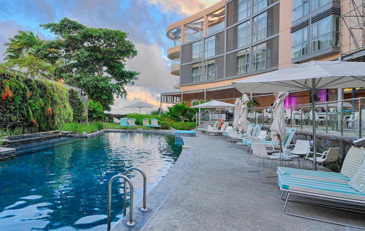 Pool at Holiday Inn Mauritius Pool at Holiday Inn Mauritius