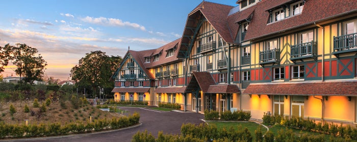 Renaissance Paris Hippodrome de St. Cloud Hotel