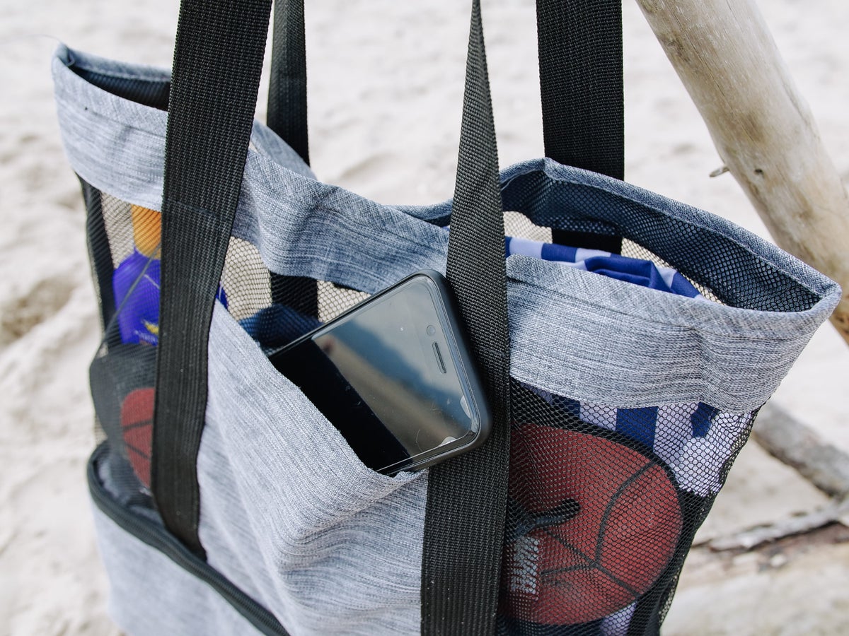 Beach bag with mesh material