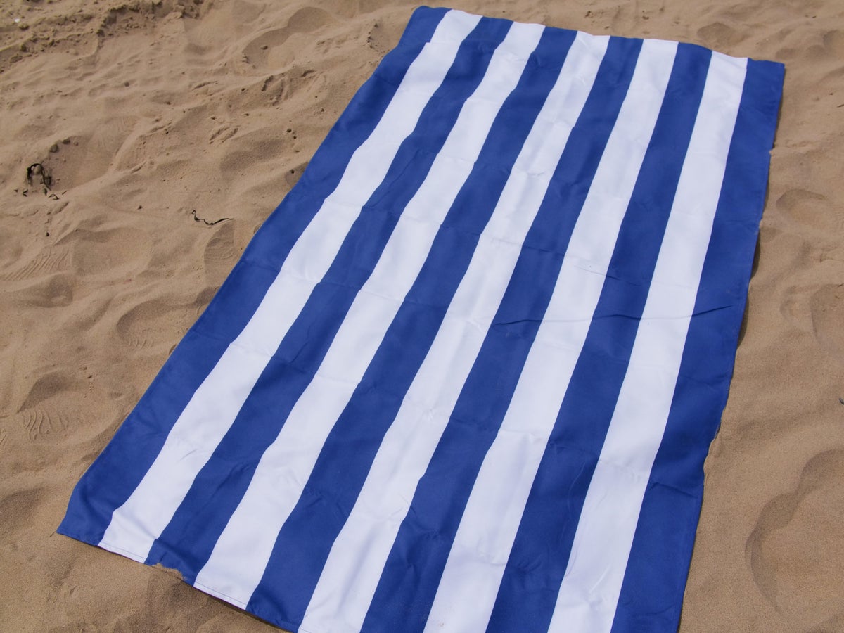 Beach towel style
