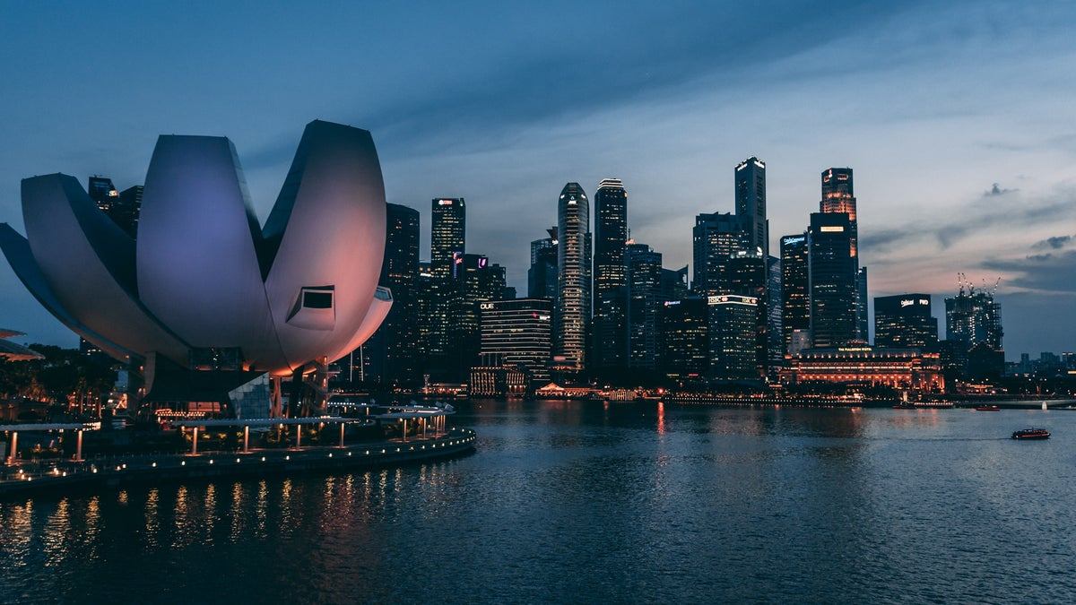 The Best Ways To Fly to Singapore With Points and Miles [Step-by-Step]