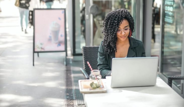 Woman shopping online Woman shopping online