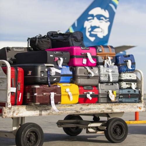 alaska air carry on baggage size