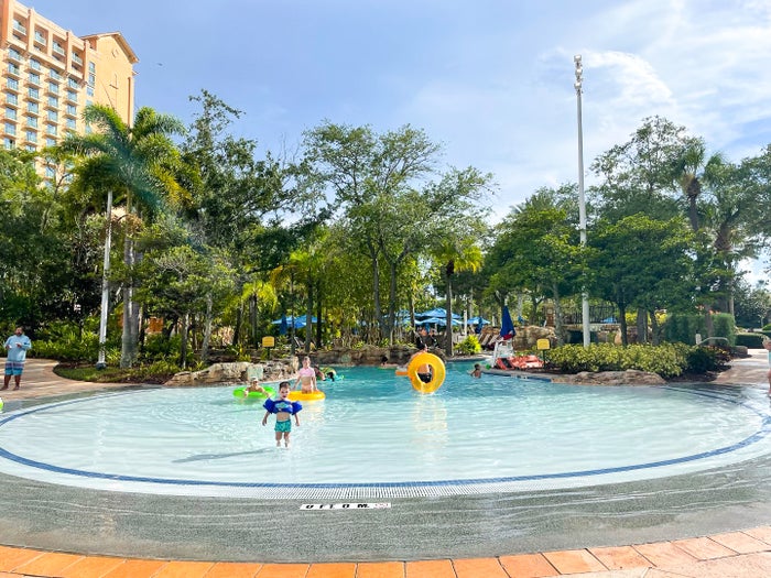 Ritz Carlton Orlando Grande Lakes JW Marriott Zero Entry Pool