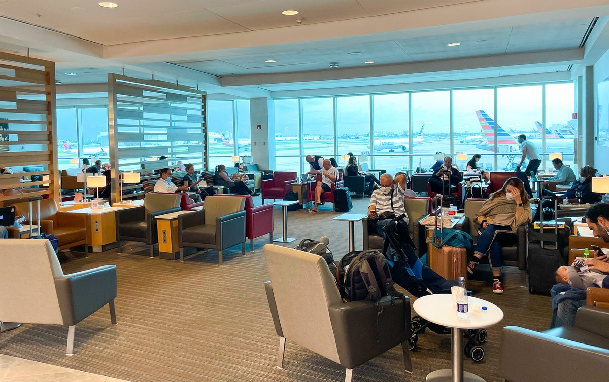 Full List of U.S. Admirals Club Lounge Locations, Hours & Amenities [Includes Map]