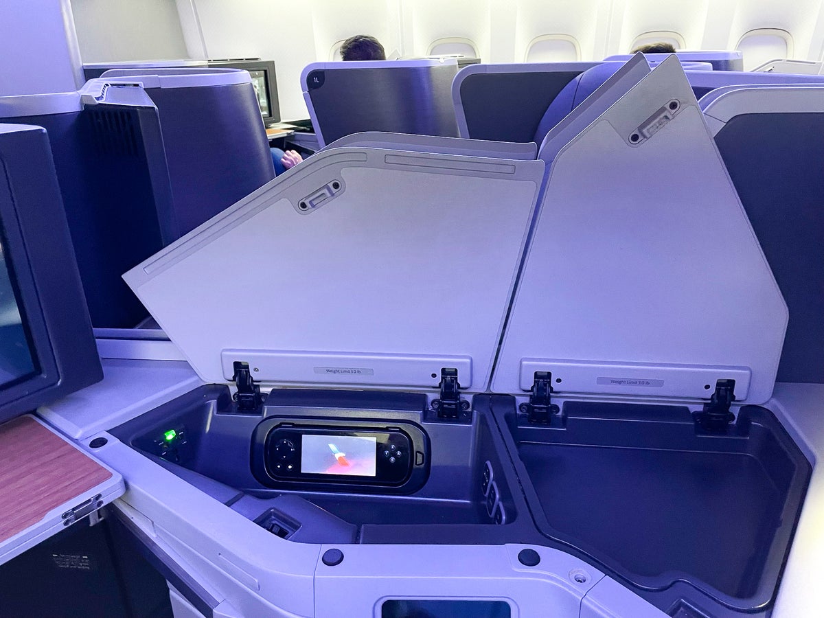 American Airlines First Flagship Business Class Miami to Boston storage