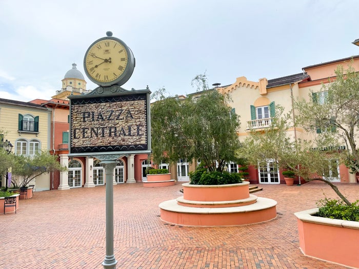 Loews Portofino Bay Orlando Piazza plaza