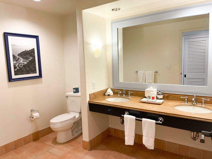 Loews Portofino Bay Orlando guest room bathroom Loews Portofino Bay Orlando guest room bathroom