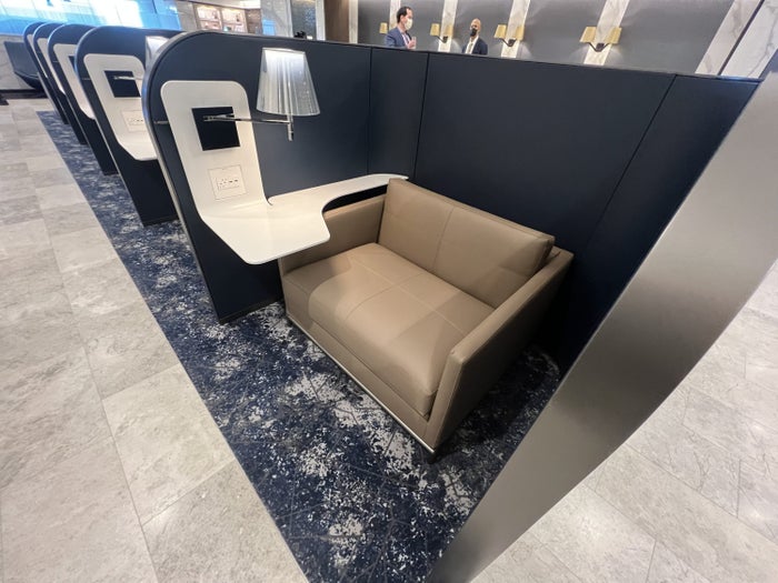 IAD Polaris Lounge Dual Seat
