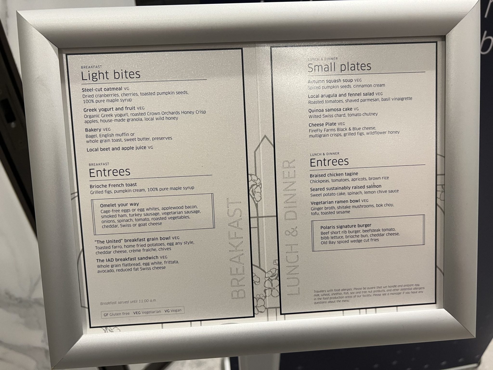 United Polaris Lounge at Dulles International Airport [Review]