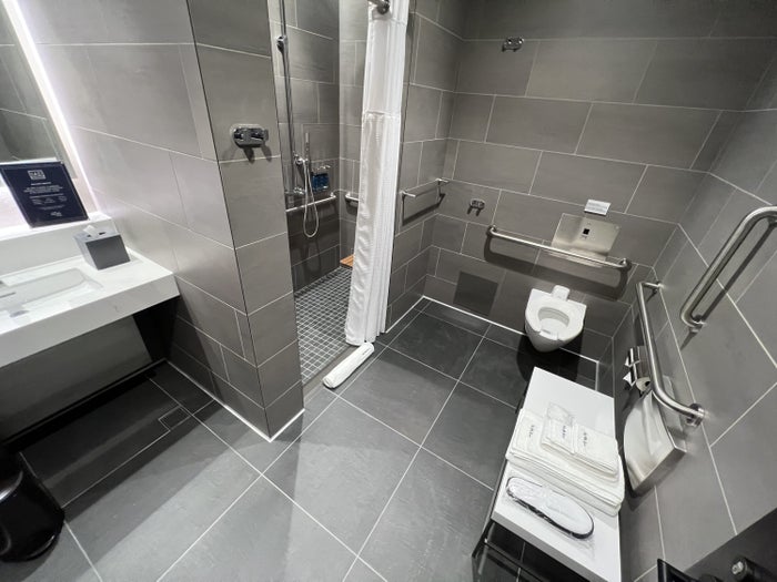 IAD Polaris Lounge Shower