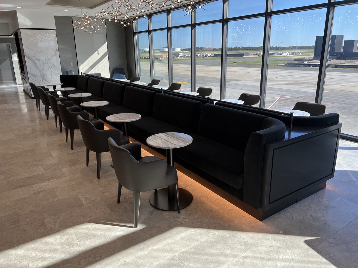Full List of Airport Lounges at Washington Dulles International Airport [IAD]