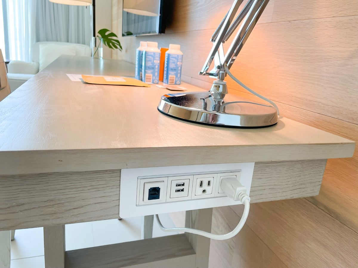 The Miami Beach EDITION usb outlet 
