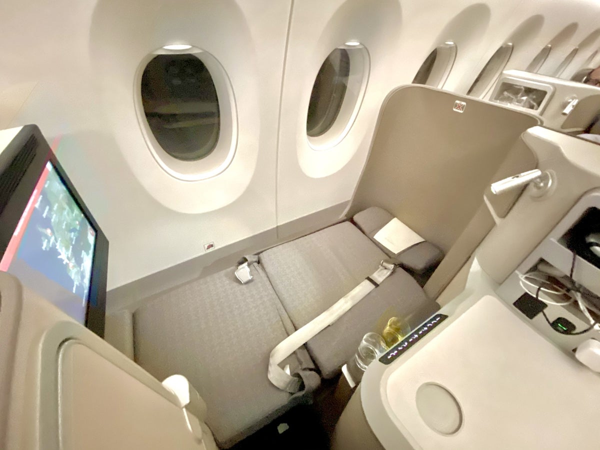 Iberia A350 business class seat in fully lie flat position
