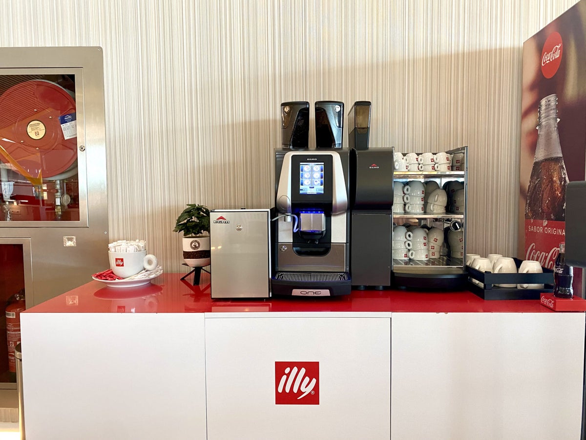 Iberia Sala VIP Dali Madrid Illy coffee machine