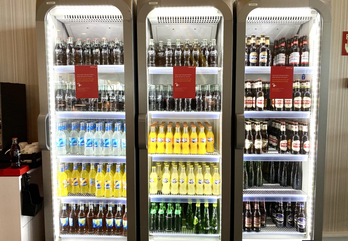 Iberia Sala VIP Dali Madrid drinks fridges