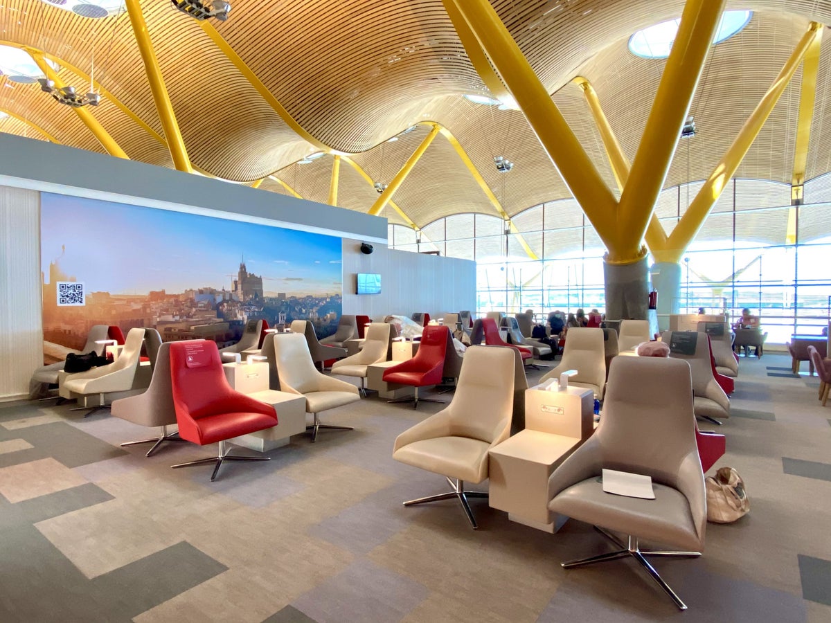Iberia Dalí Premium Lounge at Madrid-Barajas Airport [Review]