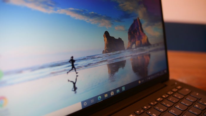 Travel laptop screen