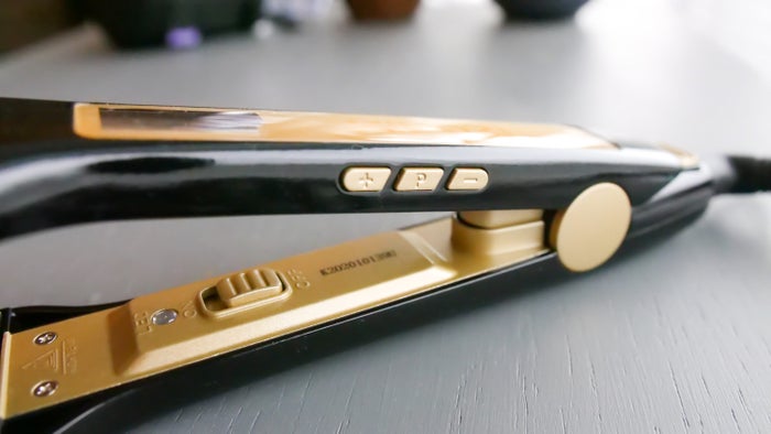 Travel hair straighteners size