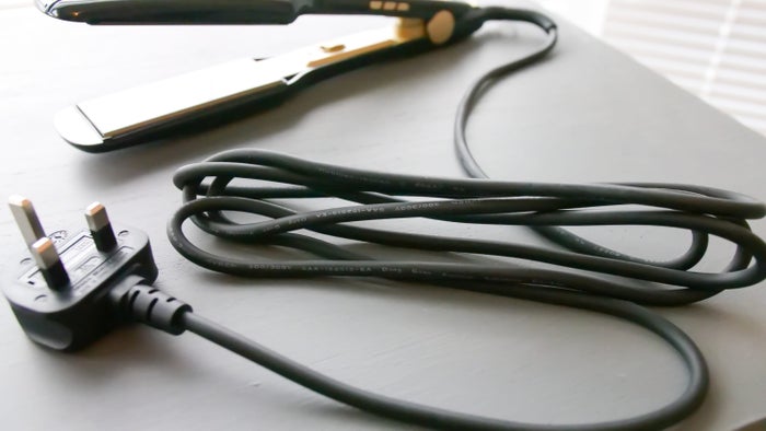 Travel hair straighteners voltage