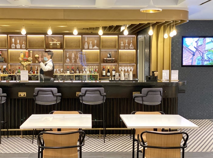 The 23 Best Lounges You Can Access With the Amex Platinum and Amex Business Platinum