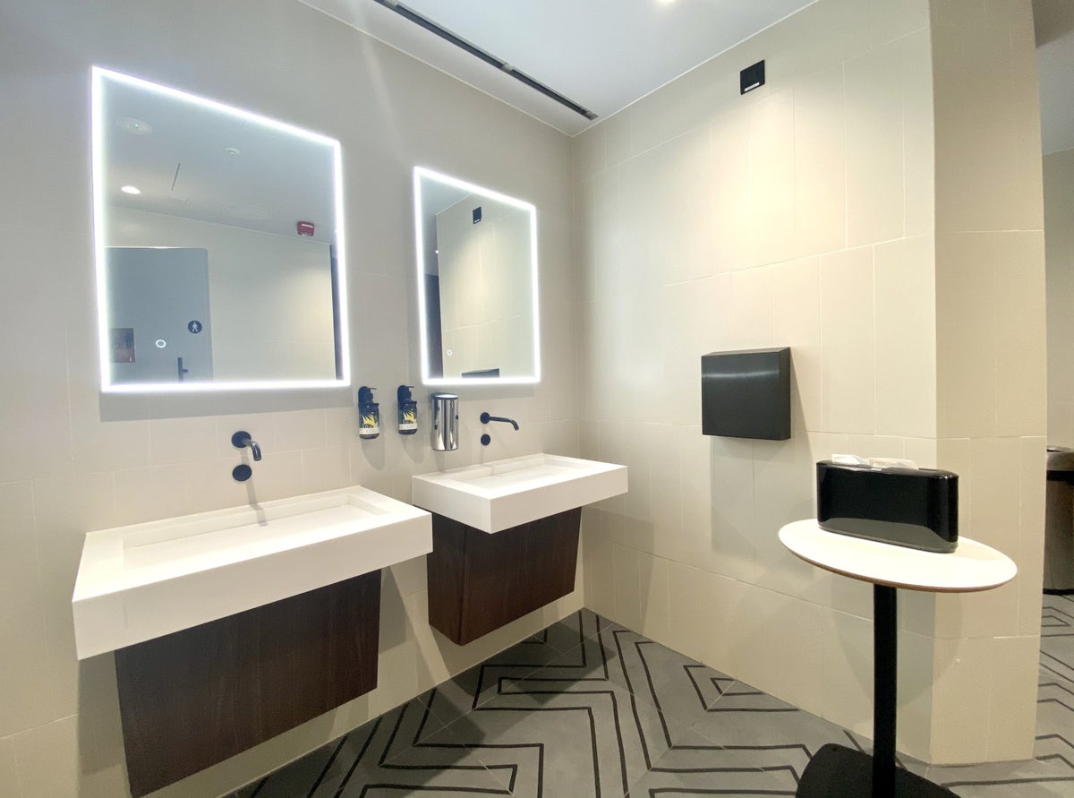 American Express Centurion Lounge Heathrow Terminal 3 mens restroom