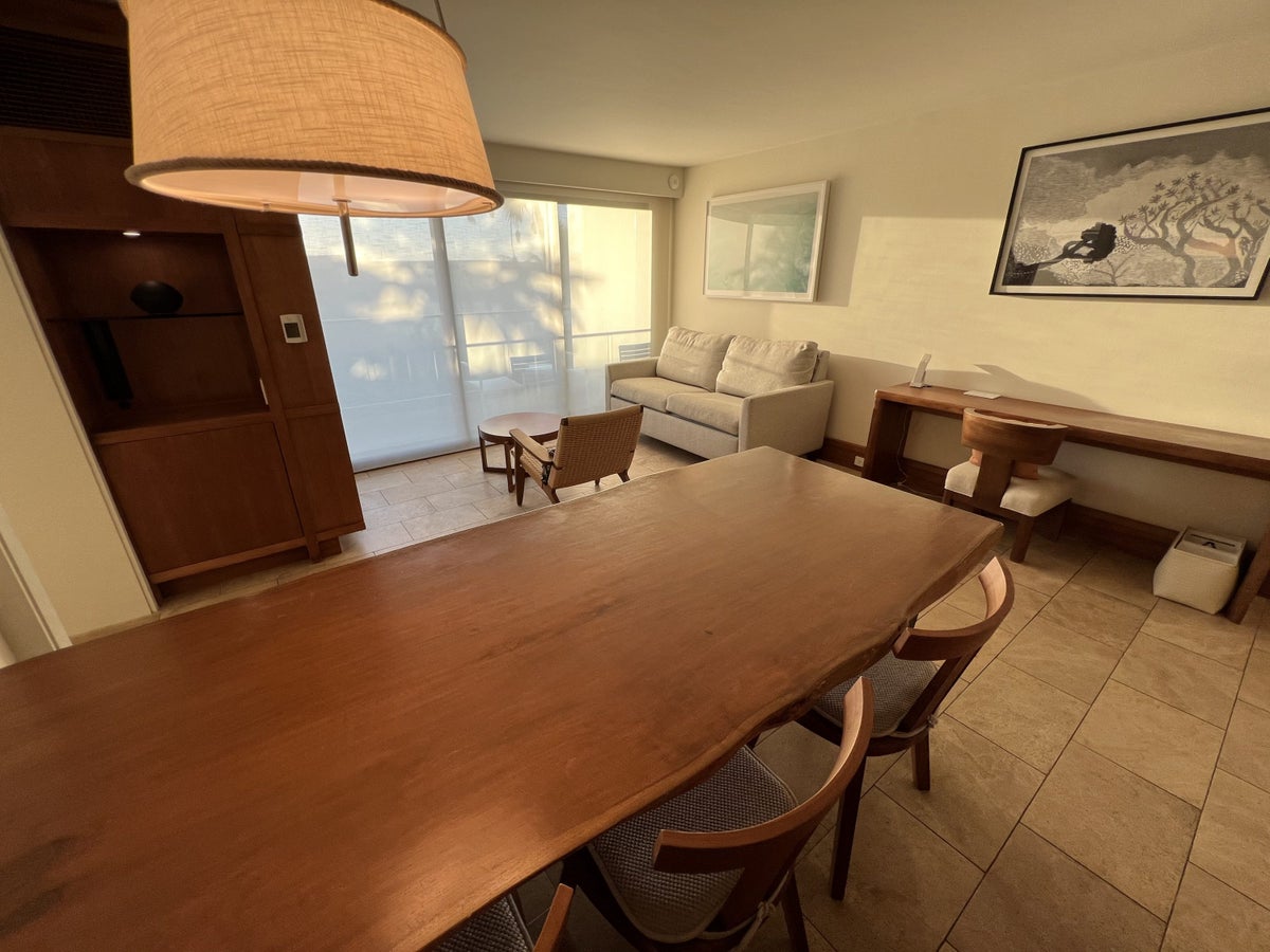 Andaz Maui Andaz Suite Dining Table