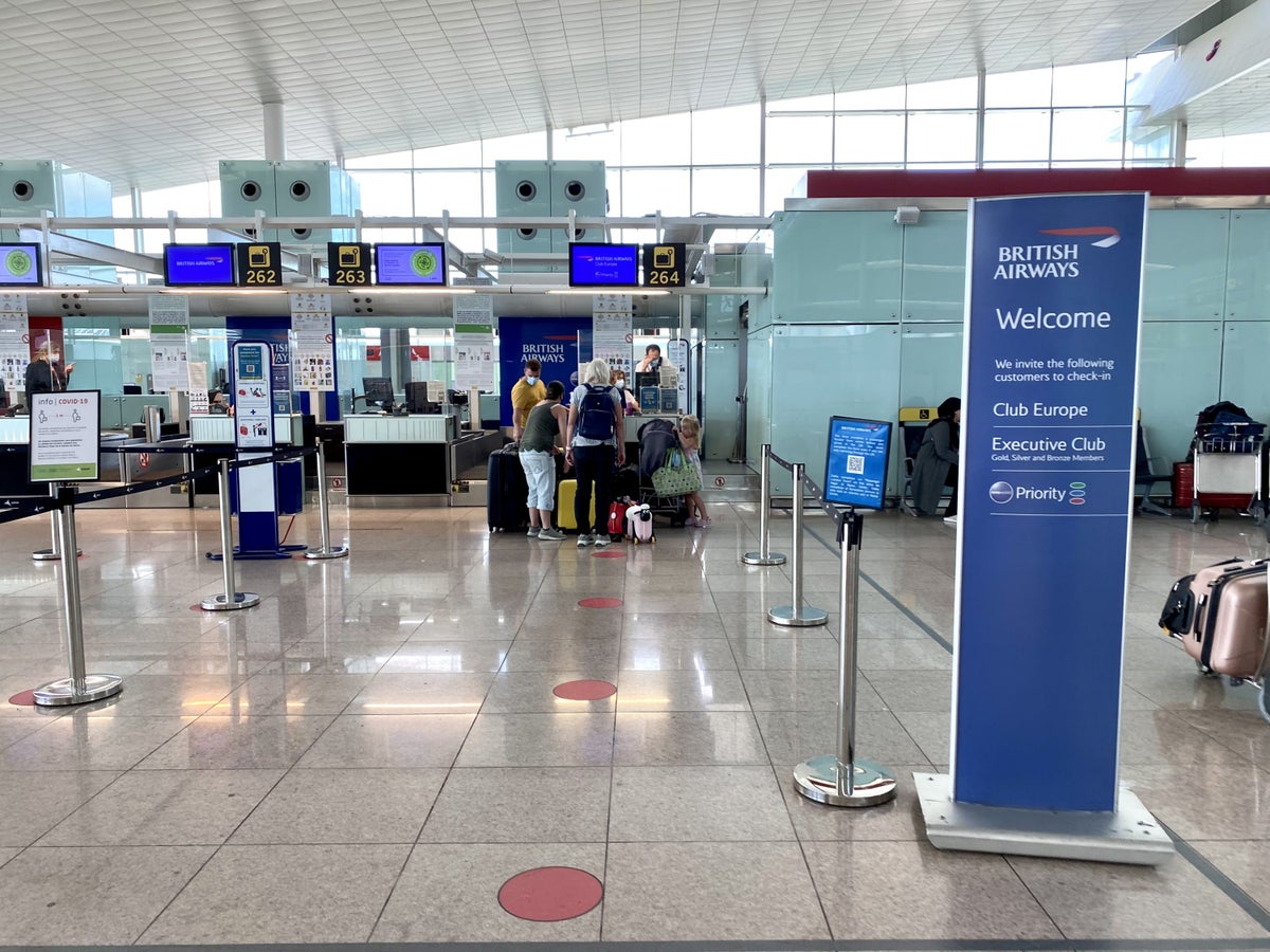 British Airways Club Europe A321neo British Airways priority check in queue