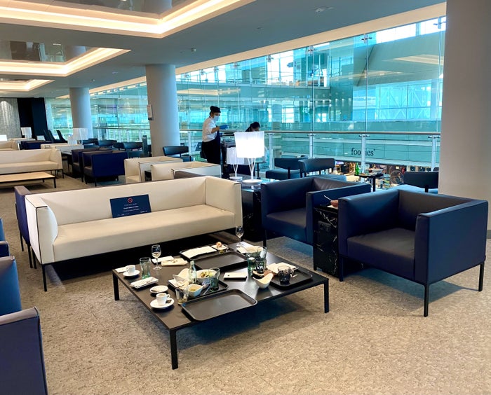 British Airways Club Europe A321neo Joan Miro lounge cleaning in progress