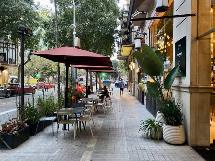 Alexandra Hotel Barcelona Curio Collection by Hilton on street restaurant seating