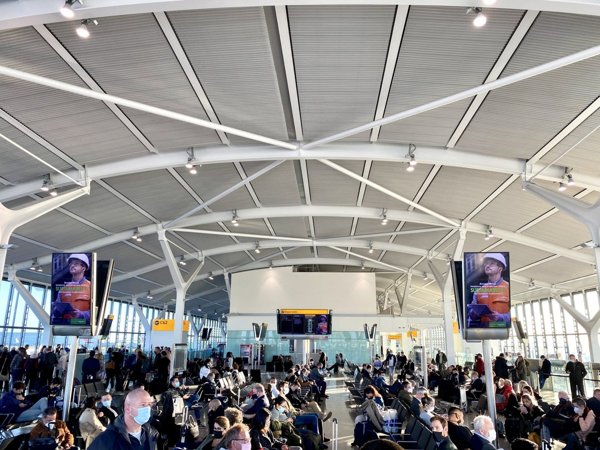 British Airways Club Europe A380 Heathrow Terminal 5 busy C gates