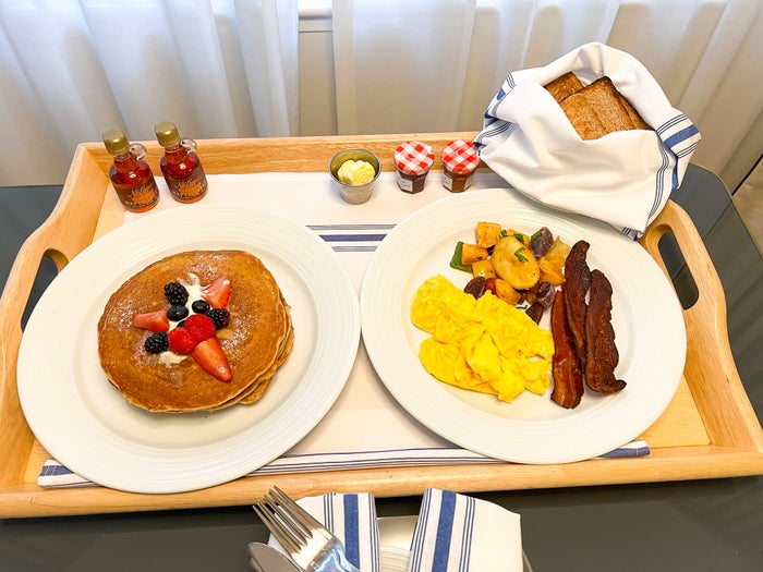 Conrad New York Midtown room service breakfast